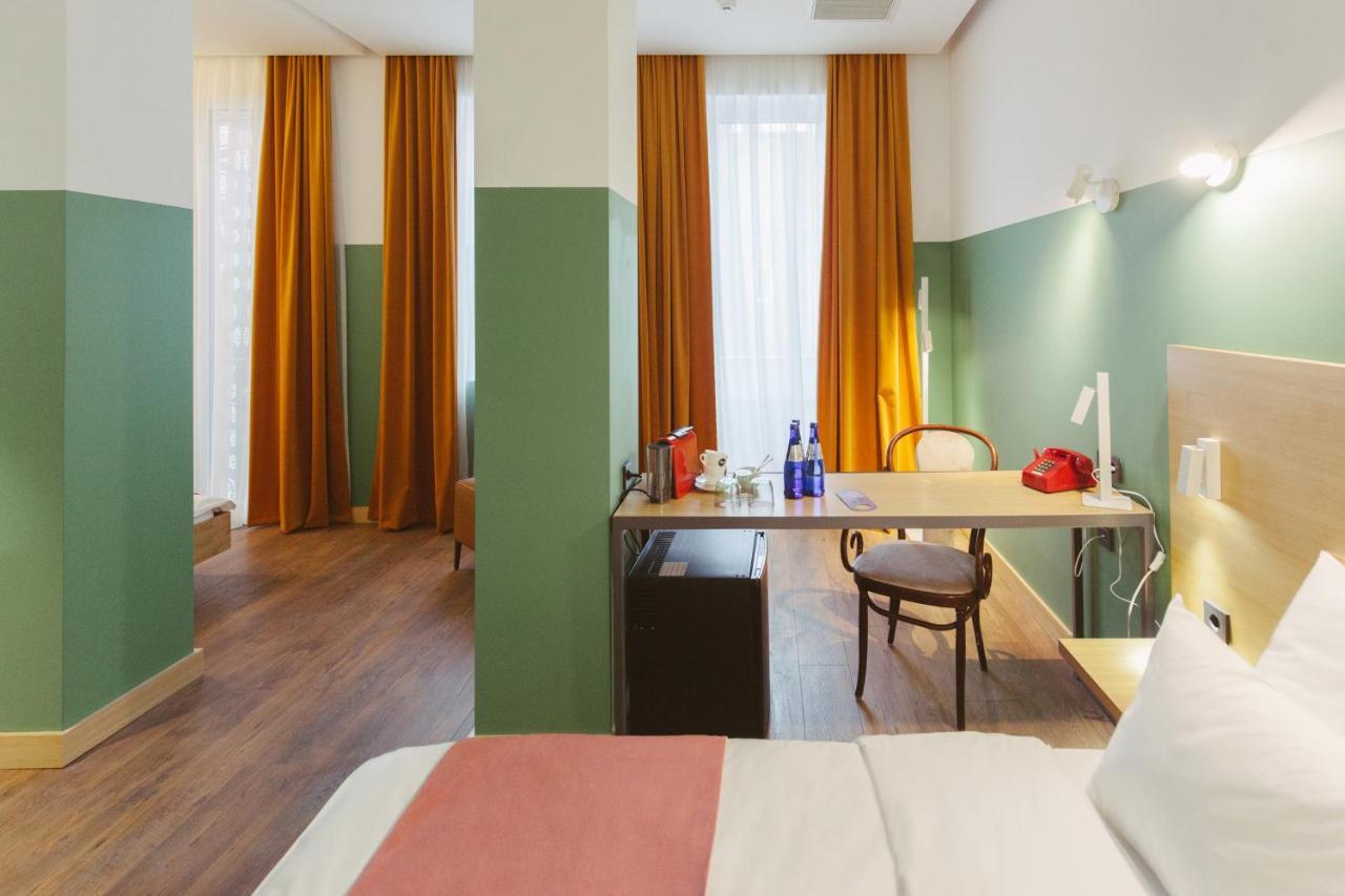 G.Vino Boutique Hotel تبليسي الغرفة الصورة
